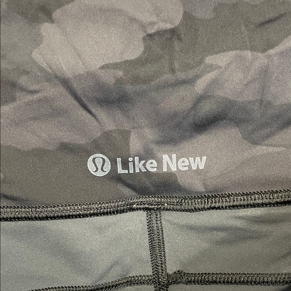 lululemon athletica Black Camouflage Leggings - Picture 3 of 4